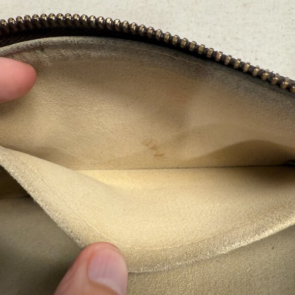 Louis Vuitton Monogram Pochette Milla - Picture 6 of 8